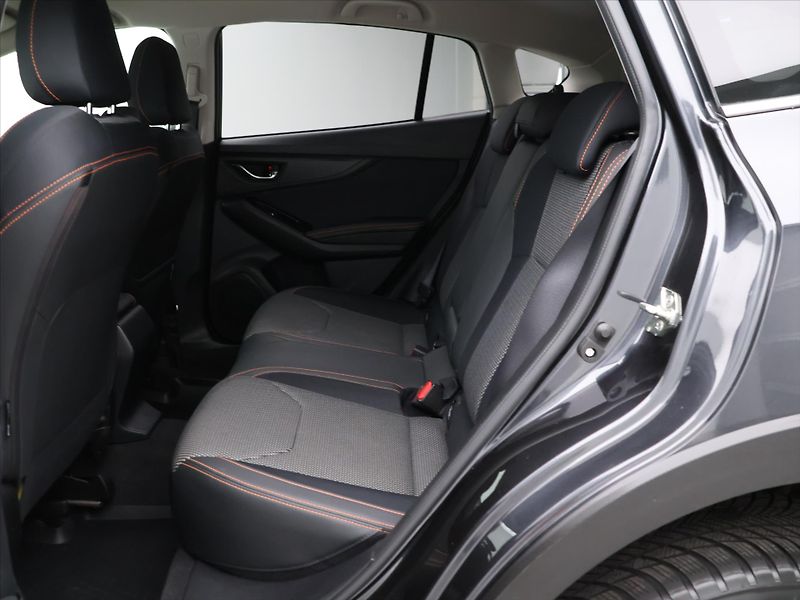 Subaru XV 2,0 i 115kW CVT Comfort 1.Maj - fotka 14 z 33