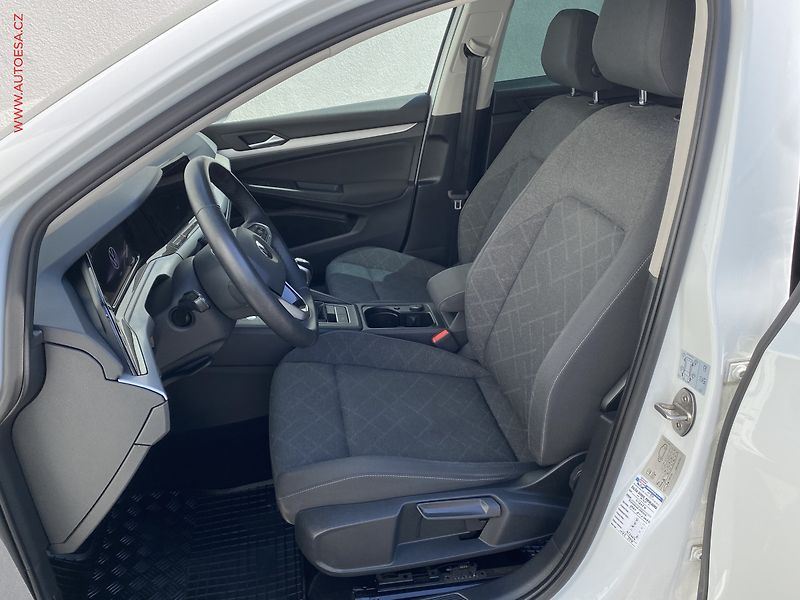 Volkswagen Golf (2022) 2.0 TDi, ČR, Life - fotka 9 z 19
