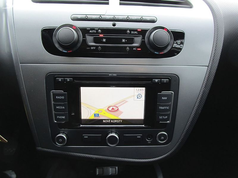 Seat Leon 1,4TSI-92KW-LINEAR- NOVÁ STK - fotka 21 z 30