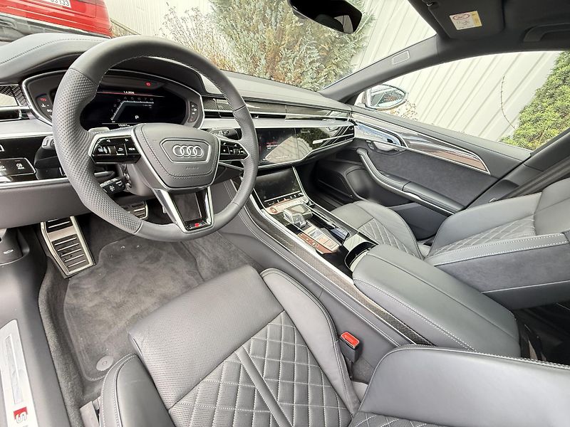 Audi S8 4.0 TFSI quattro - fotka 9 z 11