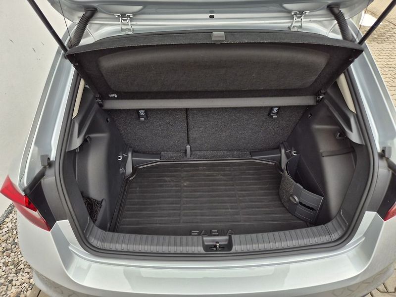 Škoda Fabia Selection 1.0 TSI 70 kW - fotka 26 z 27