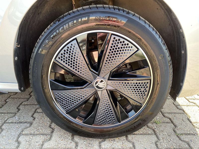 Škoda Kamiq (2025) 1.5 TSI DSG Monte Carlo - fotka 30 z 34