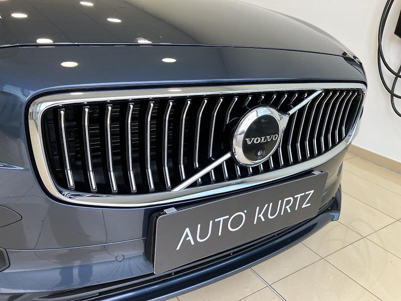 Volvo V90 B4 AWD Momentum PRO AT8, ČR - fotka 3 z 42