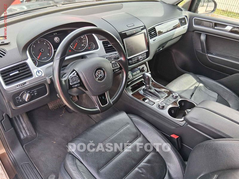 Volkswagen Touareg (2011) 3.0 V6 4x4, 2.maj, AT, bixen - fotka 3 z 3