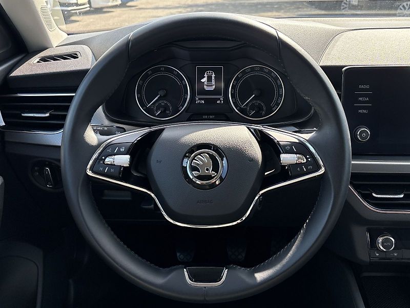 Škoda Kamiq (2023) 1.0 TSI Style - fotka 20 z 28