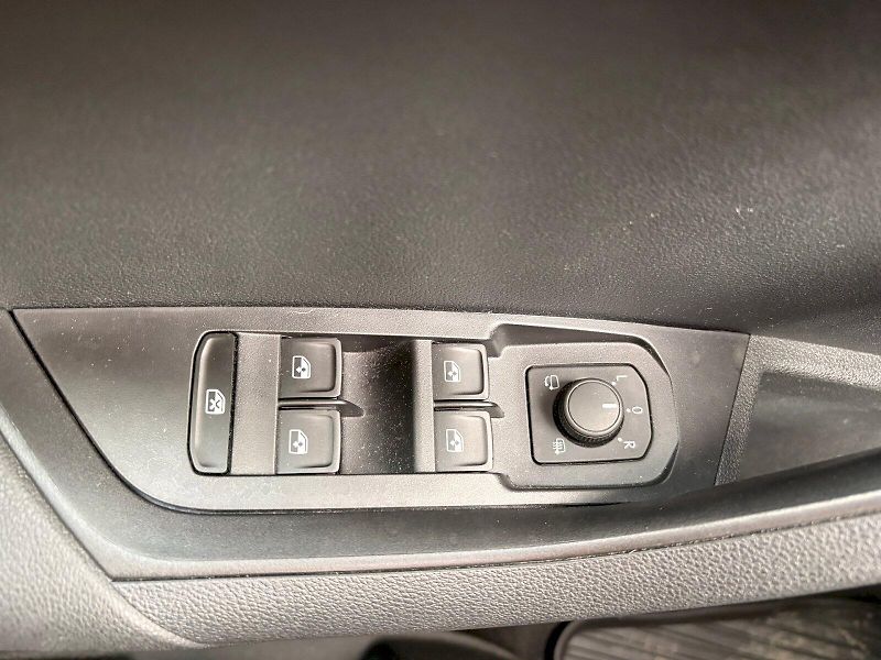 Škoda Karoq (2024) TSI 110 kW Sportline DSG - taž - fotka 26 z 33