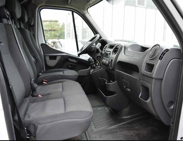 Opel Movano (2018) 2.3DCi 85000km, 9 mist,klima - fotka 8 z 11