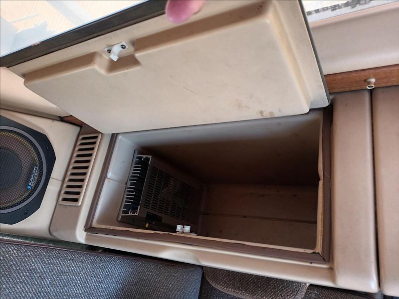 Volkswagen Caravelle 1,9 i,T3 Westfalia,SPRCHA,WC, - fotka 24 z 49