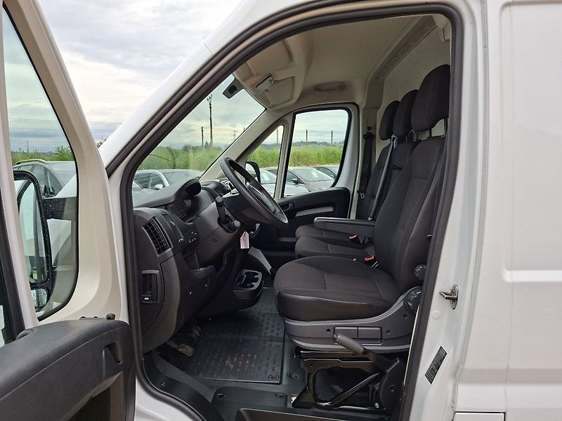 Opel Movano FG 4350 L4H3 2,2 BHDi 165k M6 - fotka 13 z 20