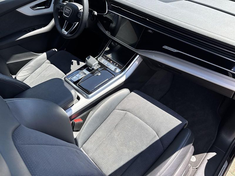 Audi Q7 (2023) 3.0 TDI S-line - fotka 9 z 36