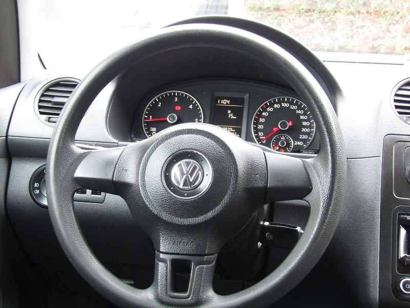Volkswagen Caddy (2013) 1.6 TDI 75kW  7 MÍST - fotka 16 z 37