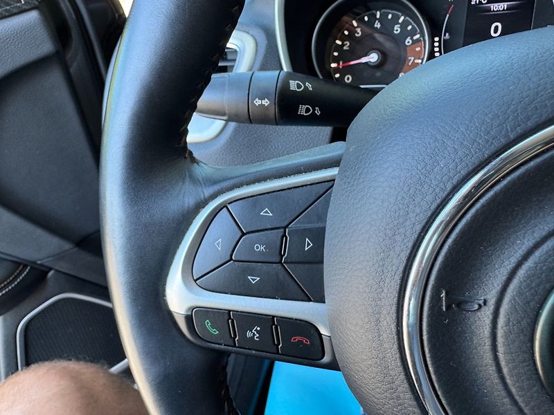 Jeep Compass (2018) 1.4 Multiair Longitude - fotka 25 z 33