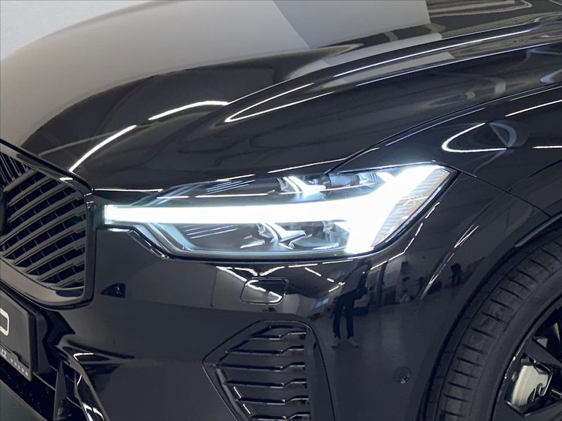 Volvo XC60 2,0  T8 Ultra Black Edition - fotka 5 z 16