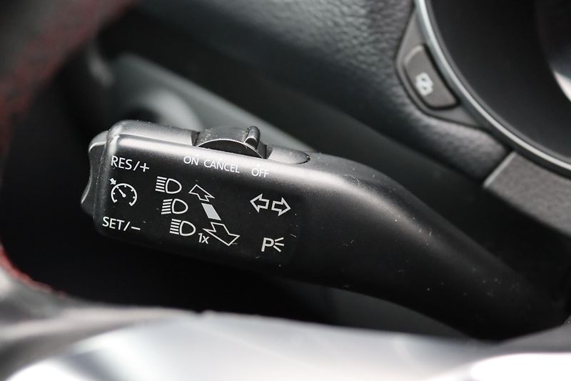 Volkswagen Golf GTI 2.0TSI 147kW - fotka 26 z 47