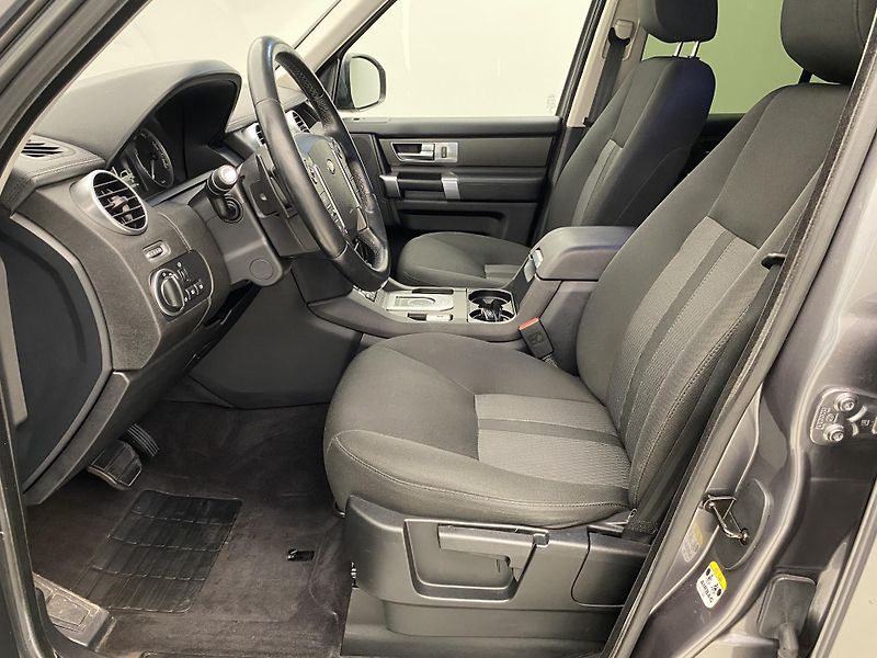 Land Rover Discovery 3.0 TDV6 S AWD AUT CZ - fotka 3 z 41