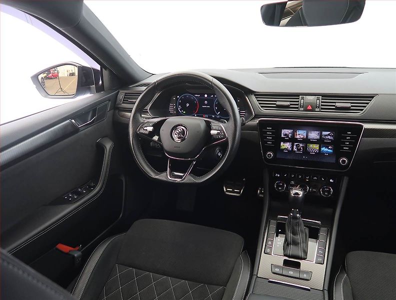 Škoda Superb (2023) Sportline 1.5 TSI, digi klima - fotka 7 z 31