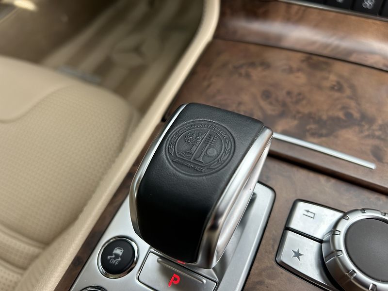 Mercedes-Benz SL 63 AMG Roadster - fotka 33 z 42