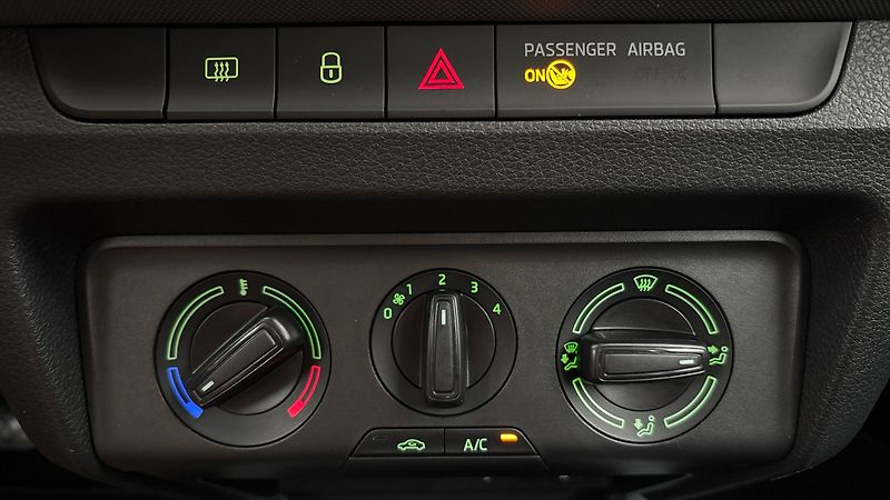 Škoda Fabia 1.0 TSI Active - fotka 13 z 23
