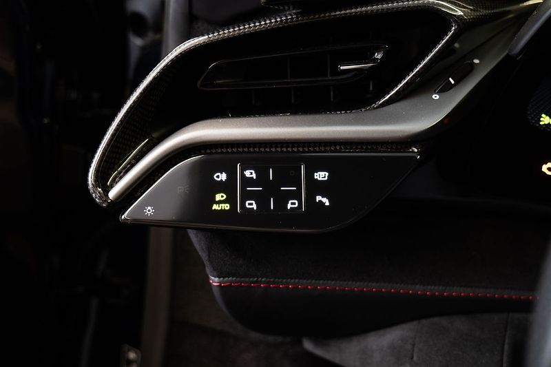 Ferrari SF90 Asseto Fiorano Karbo/JBL - fotka 10 z 26