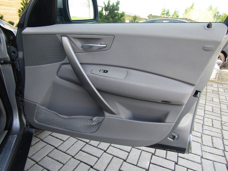BMW X3 (2006) 2.0d 110kW 4x4 - fotka 27 z 41