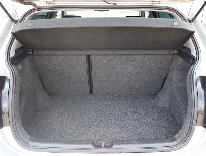 Toyota Corolla (2005) 1.4 D-4D, Automat, po STK - fotka 14 z 17