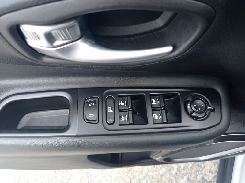 Jeep Renegade 2.0 JTD-MJET 4x4/1Maj/103kW - fotka 12 z 42