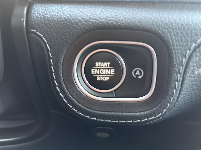 Mercedes-Benz GLE (2023) 400d 4MATIC 9GTRONIC AMG Paket - fotka 40 z 166