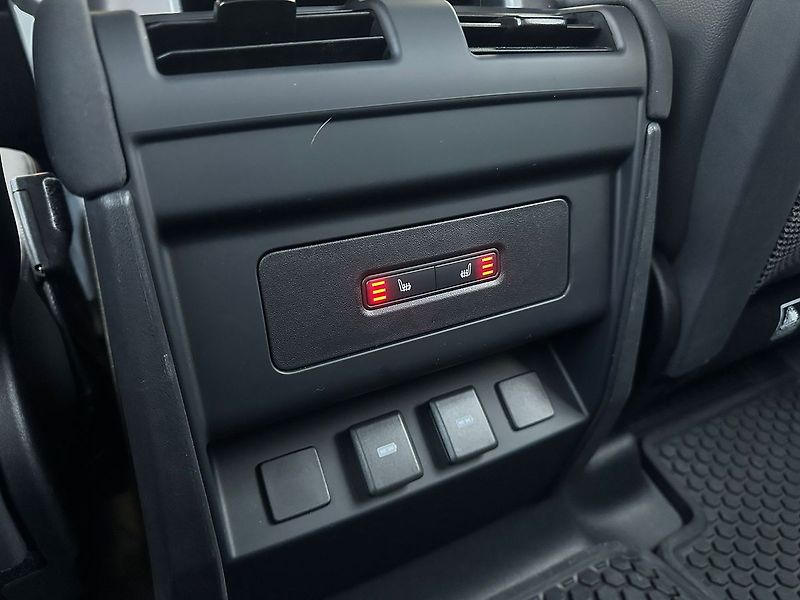 Land Rover Defender SE, 360°, Ventilace, TZ - fotka 17 z 18