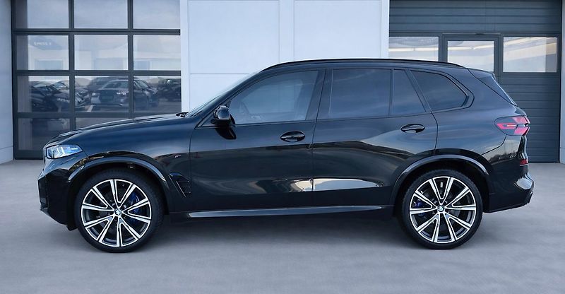 BMW X5 xDrive 30d M-Sport - fotka 3 z 35