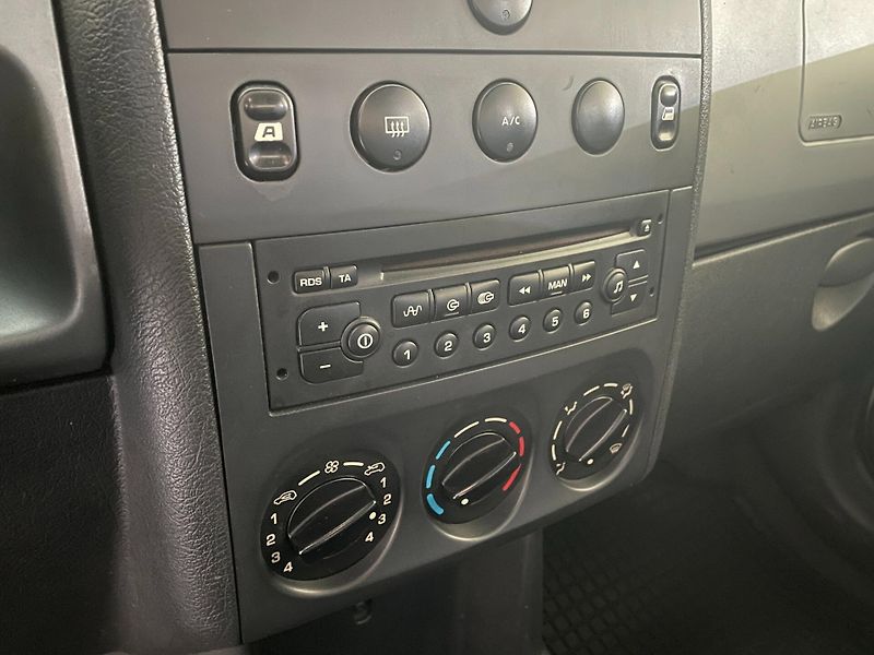 Citroën Berlingo (2005) 1.6i 16V 80kW - fotka 14 z 23