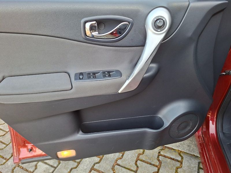 Renault Koleos (2009) 2.0dCi 110kW 4WD -NOVÉ V ČR - fotka 19 z 36