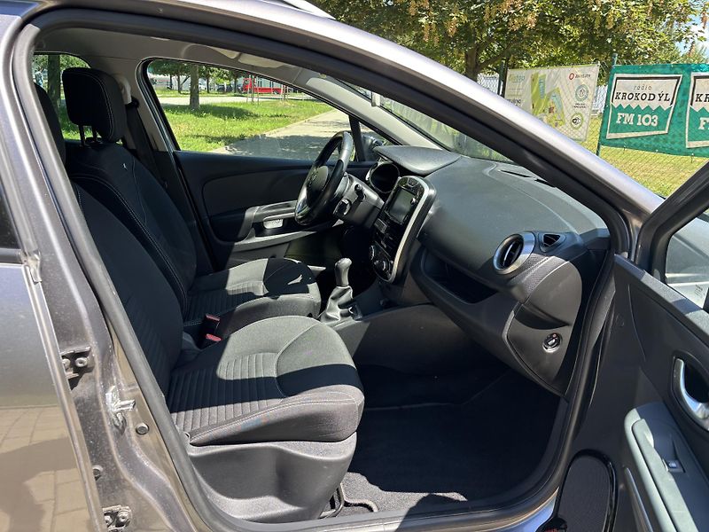 Renault Clio 1.2 54kw Limited - fotka 19 z 25