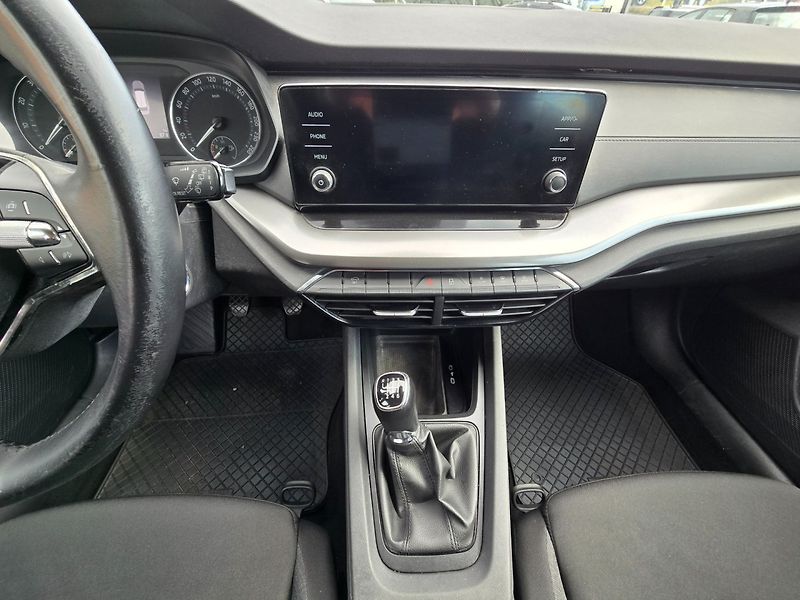 Škoda Octavia (2023) 1.5 TGi 96KW Amb - fotka 15 z 23