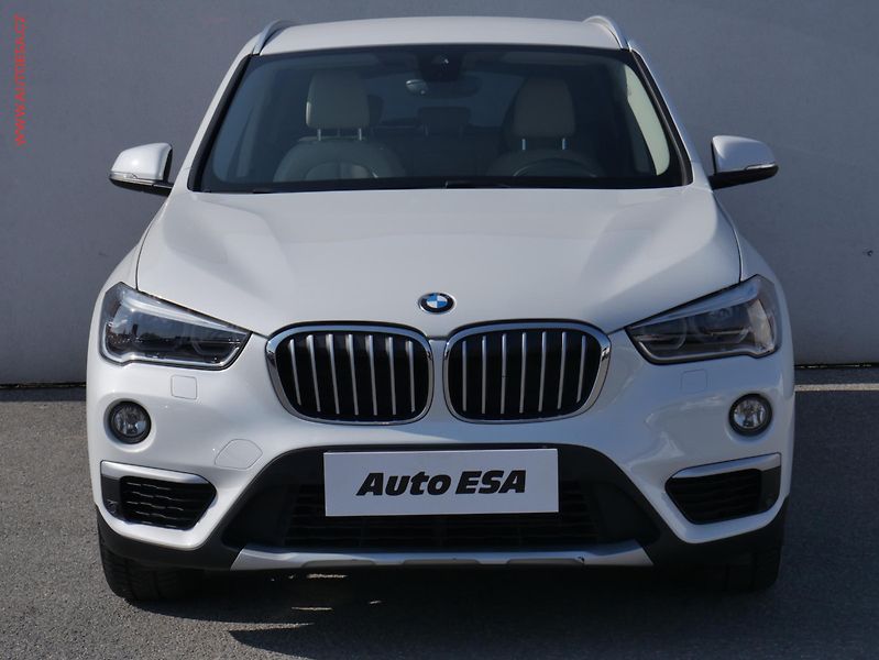BMW X1 (2015) 2.0 d, 2.maj,ČR, X-Line, AT - fotka 2 z 26