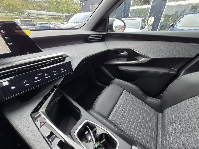 Peugeot 3008 (2026) BUSINESS Hybrid 145 e-DCS6 - fotka 16 z 20