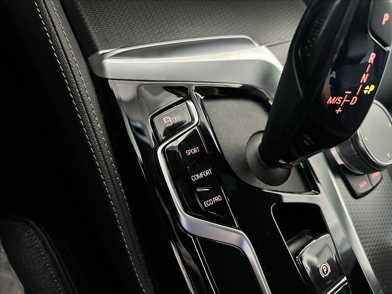 BMW Řada 5 3,0   530xD,210kW,ČR,M-SPORT,D - fotka 31 z 43