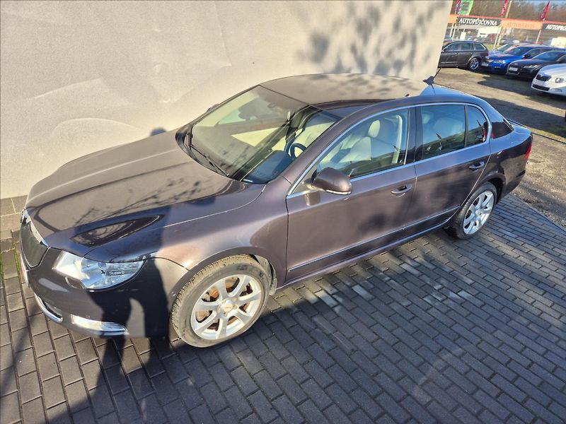 Škoda Superb 3,6 FSi V6 DSG 4x4 106Tis.Km!! - fotka 2 z 30