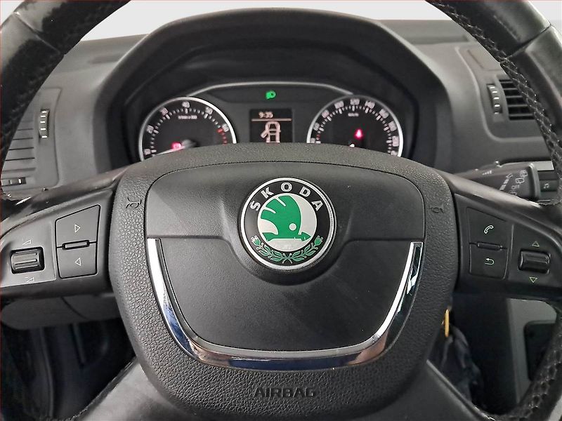 Škoda Octavia (2012) Elegance 1.4 TSI, Tempomat - fotka 19 z 19