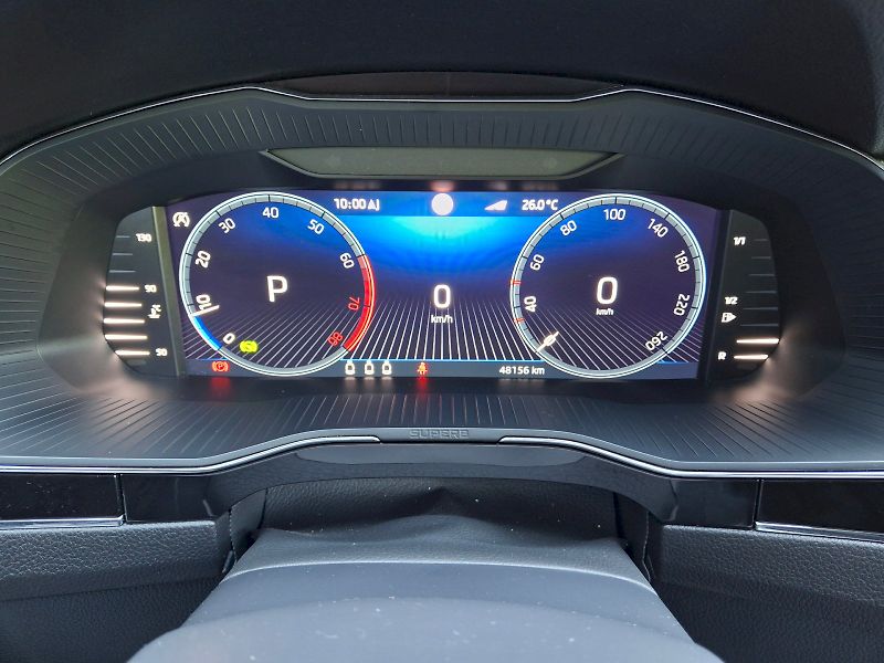 Škoda Superb (2024) Combi L&K DSG 4x4 2,0TSi 206kW - fotka 18 z 35