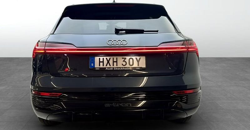 Audi Q8 e-tron 55 Q 360k Pano Tažné Matrix  - fotka 5 z 25