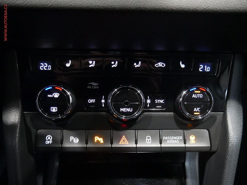 Škoda Karoq (2017) 2.0 TDi 4x4, ČR, Style Plus - fotka 20 z 23