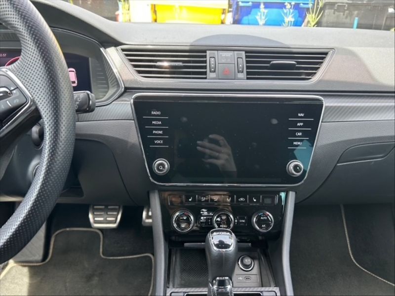 Škoda Superb 2,0 TDI 110 SportLine DSG - fotka 10 z 11