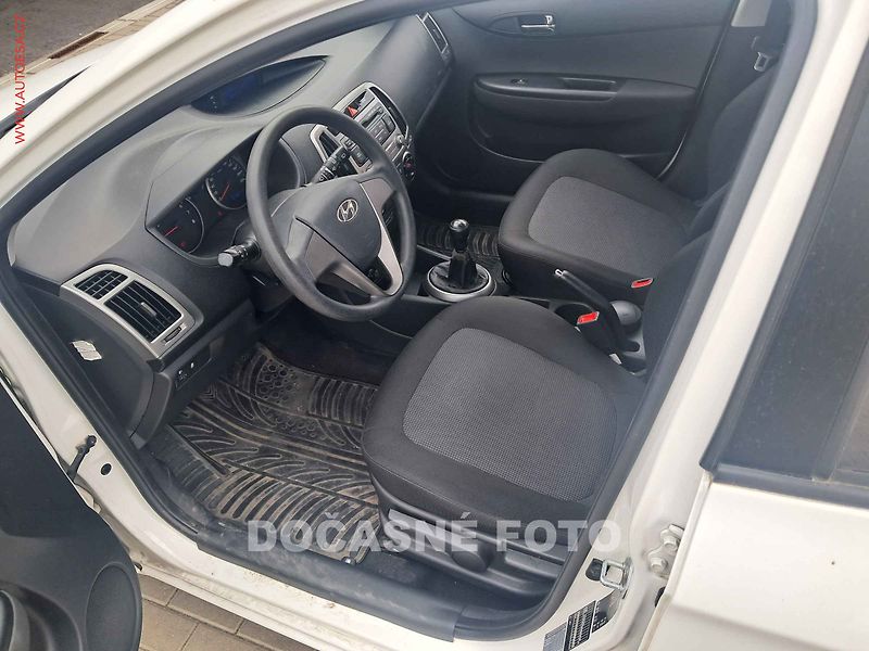 Hyundai i20 (2014) 1.2, ČR, servis.kniha, AC - fotka 3 z 3