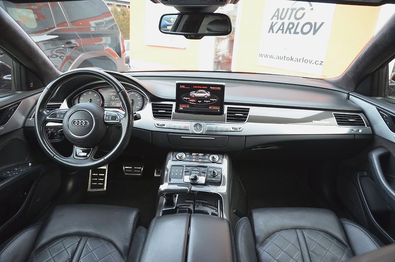 Audi S8 (2017) Plus 4.0 V8 605 PS Quattro - fotka 25 z 47