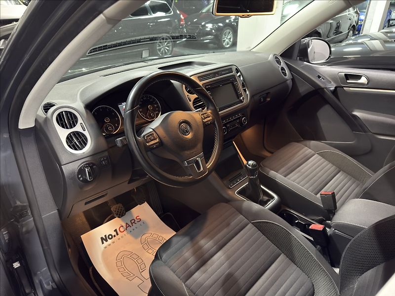 Volkswagen Tiguan 1,4   TSI 90KW CUP VÝHŘEV TOP - fotka 8 z 36
