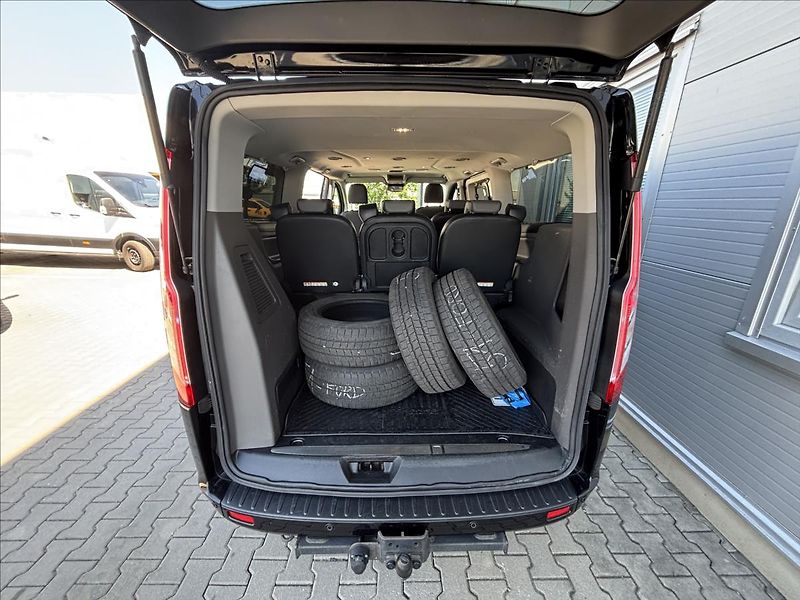Ford Tourneo Custom 2,0 136kW TitaniumX L2 Webasto - fotka 12 z 36