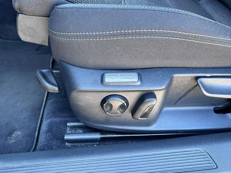 Volkswagen Passat (2015) B8 DSG 2,0 110KW ROZV. BEZ ADB - fotka 21 z 50