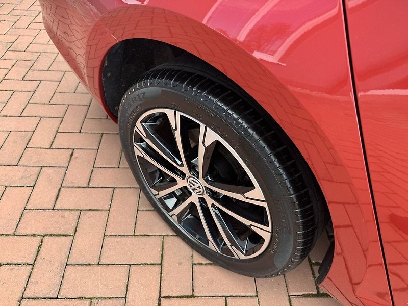 Volkswagen Golf (2016) 1.4TSi Lounge Navi Digi Klima - fotka 47 z 49