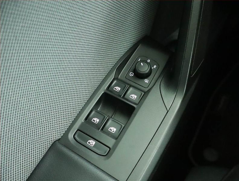 Seat Leon (2022) Style 1.5 TSI, Serv.kniha - fotka 15 z 15