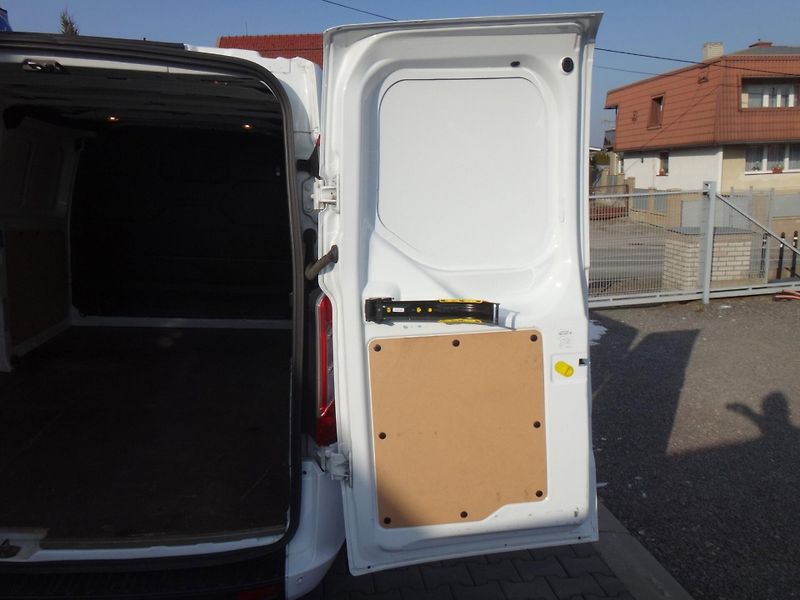 Ford Transit Custom (2023) Trend 300 Van 2.0 96kW - fotka 20 z 25